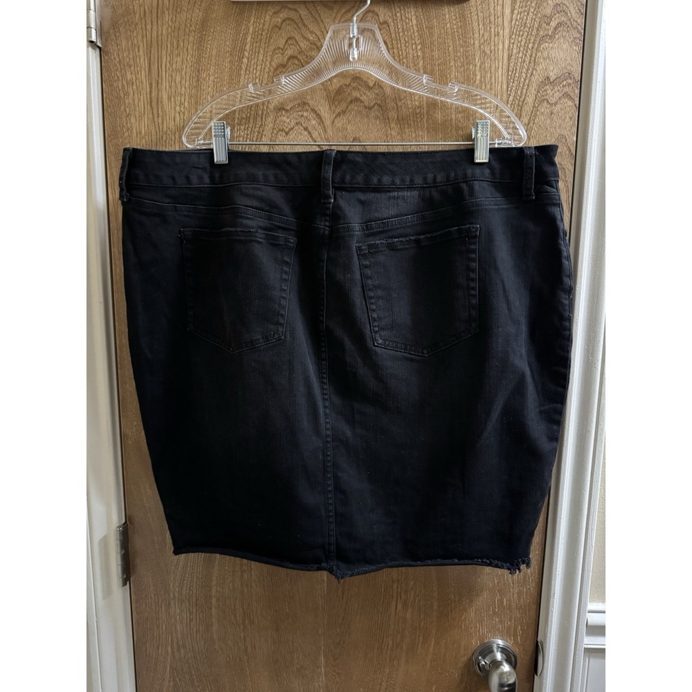 Torrid Black Pencil Mini Skirt Distressed Floral Embroidered Stretch Sz 24 Rock - Picture 2 of 7